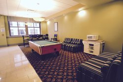  - Holiday Inn Express Downtown Cleveland - I-90, Exit 172A & 173A