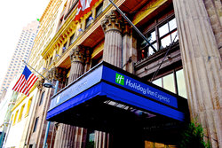  - Holiday Inn Express Downtown Cleveland - I-90, Exit 172A & 173A