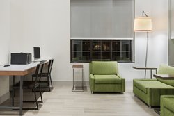  - Holiday Inn Express & Suites Universal Orlando - I-4, Exit 75B