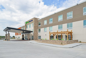 Holiday Inn Express & Suites Chadron