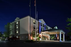  - Holiday Inn Express New Berlin - I-43, Exit 57