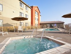  - Holiday Inn Express Westley - I-5, Exit 441
