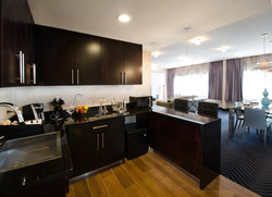  - Crowne Plaza Hotel Plainsboro