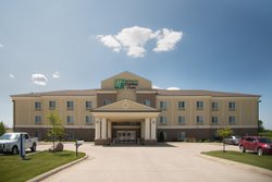  - Holiday Inn Express & Suites Northwood - I-35, Exit 214