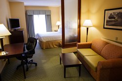  - Holiday Inn Express & Suites Mechanicsburg - I-81, Exit 61