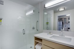  - Candlewood Suites Airport Miami