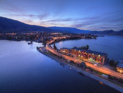  - Holiday Inn & Suites Osoyoos