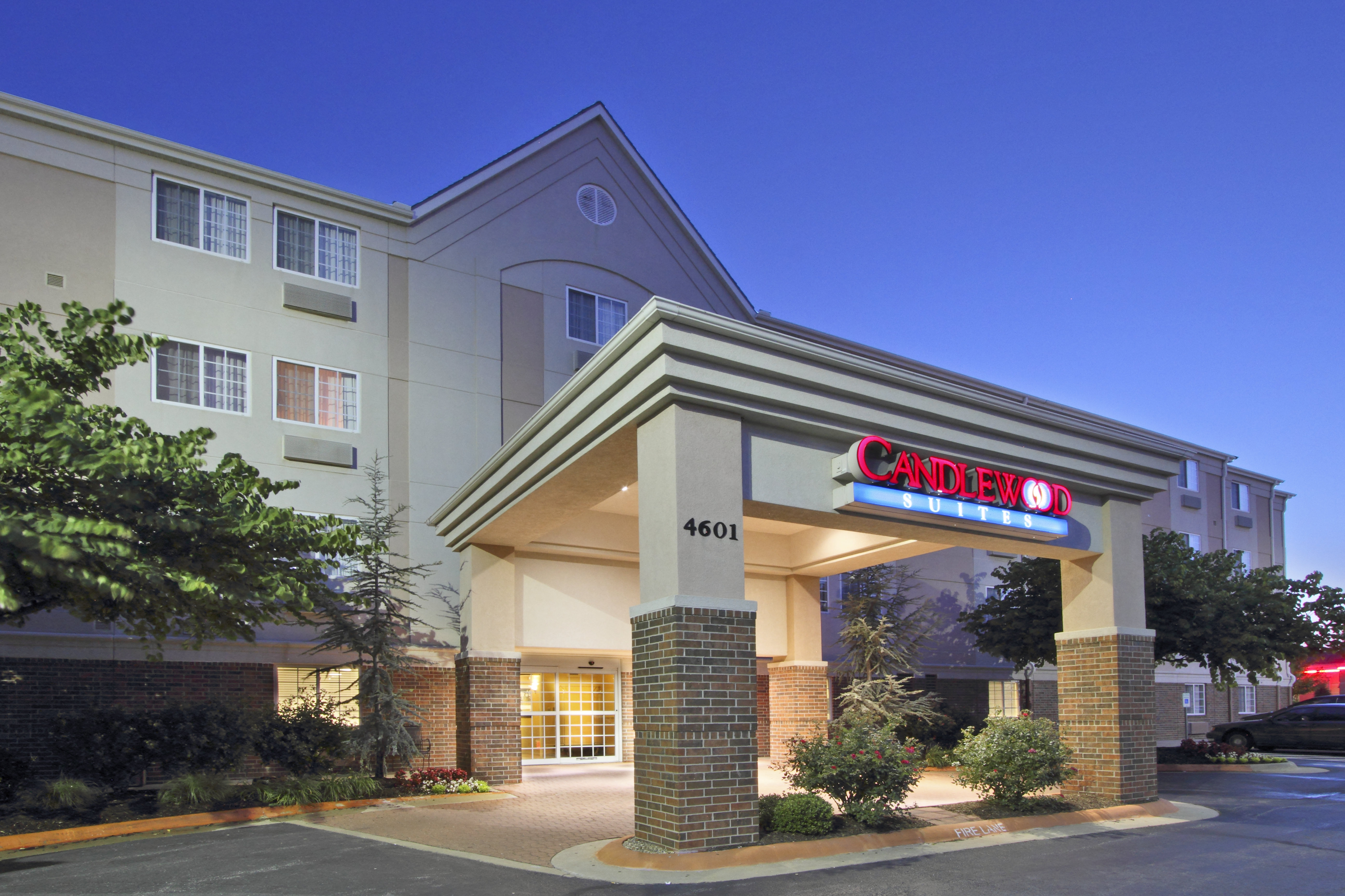 CANDLEWOOD SUITES ROGERS BENT BY IH-guestroom-Welcome to the Candlewood Suites!.jpg