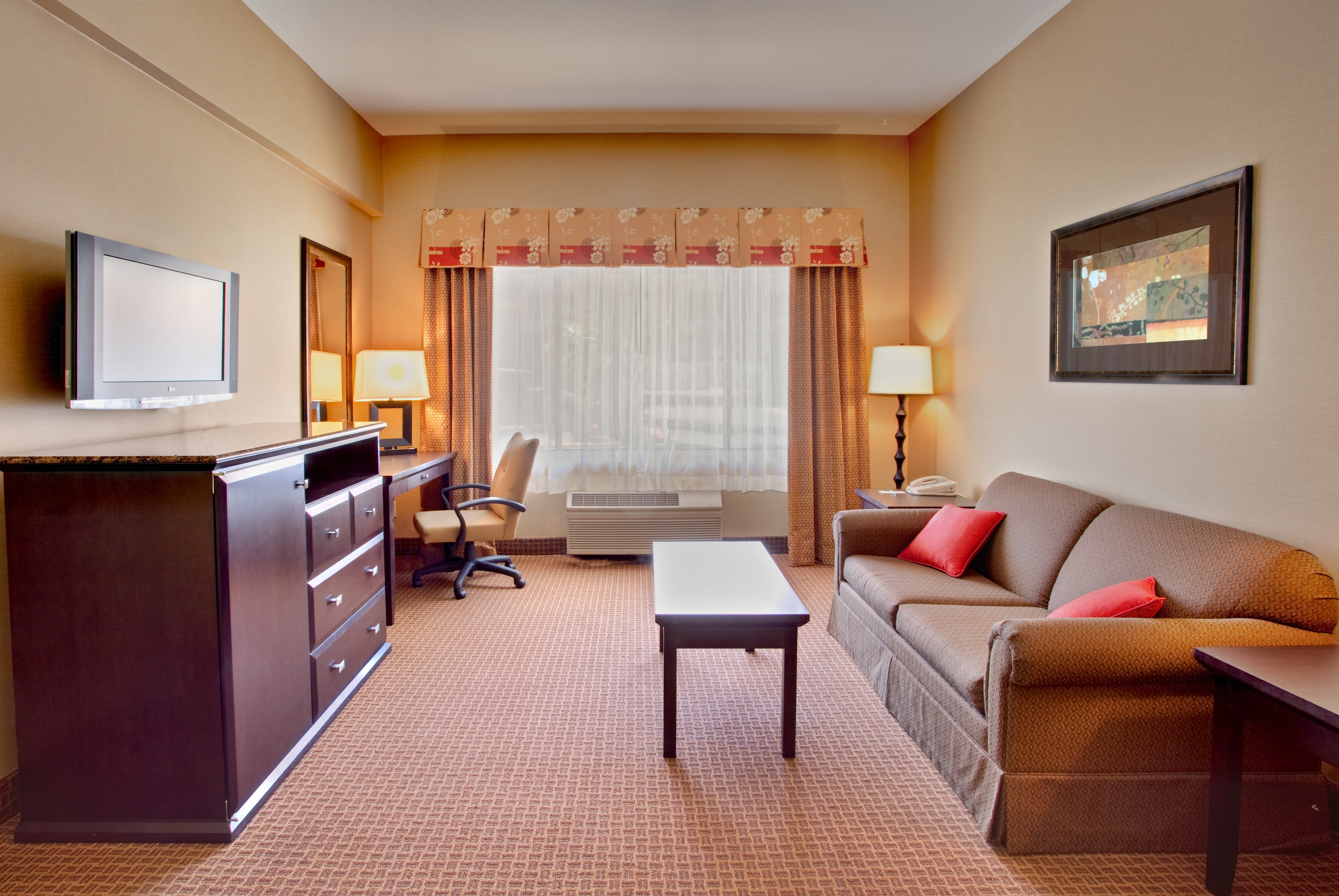 HOLIDAY INN EXP LA MESA BY IHG-guestroom-Jacuzzi Suite.jpg