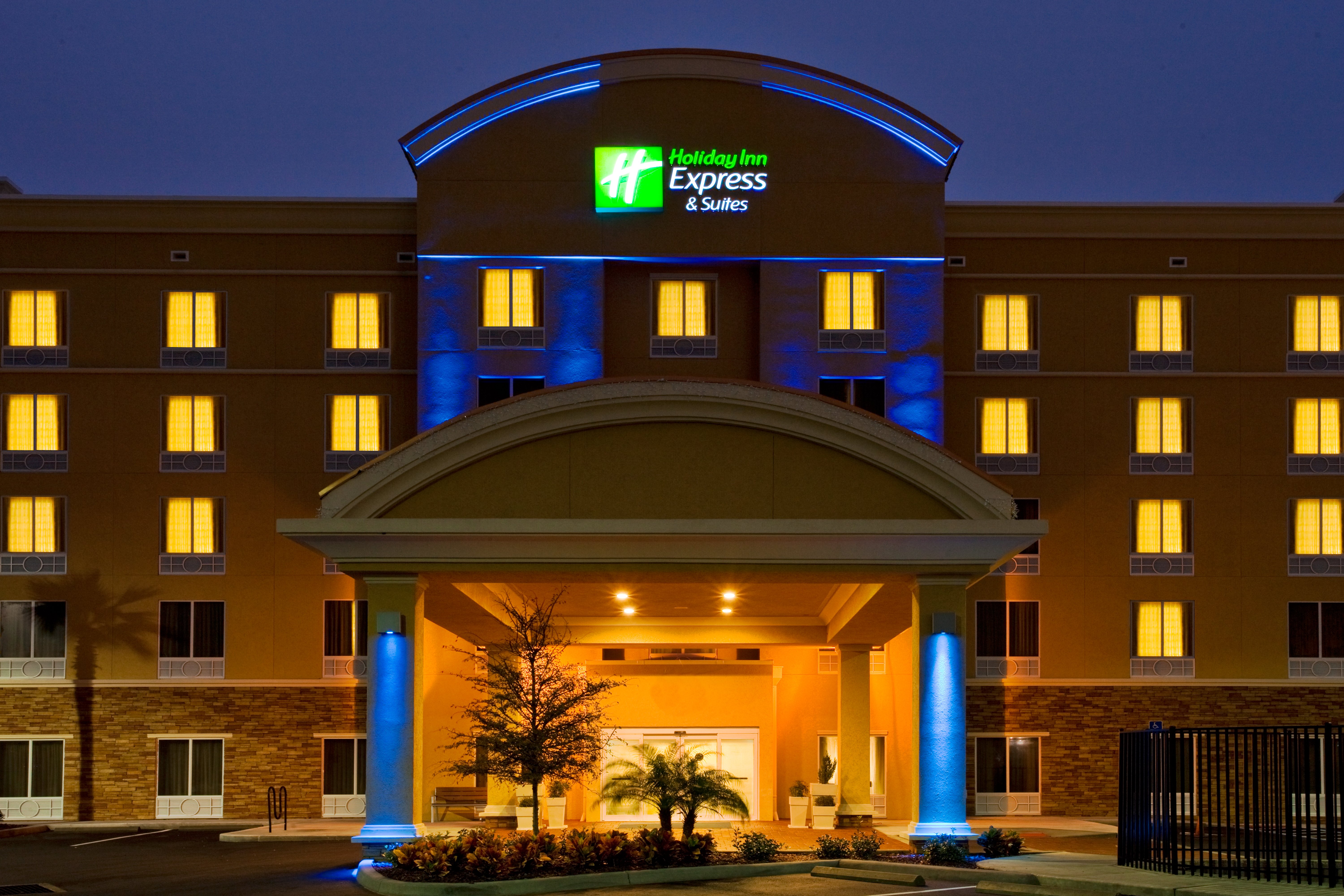 HOLIDAY INN EXP STES LARGO CLW BY I-guestroom-Welcome to the Holiday Inn Express & Suites Largo-Clearwater.jpg
