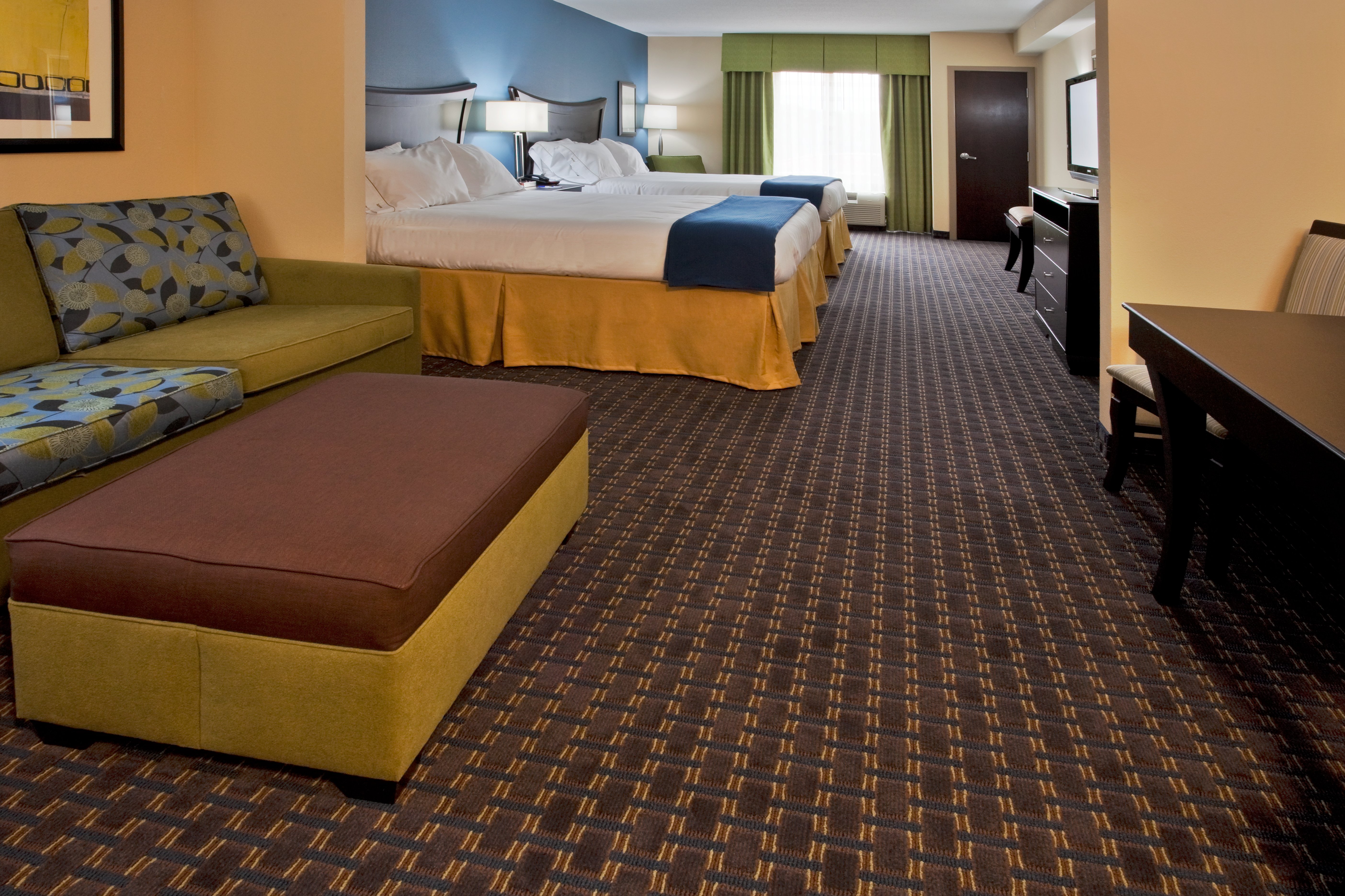 HOLIDAY INN EXP STES LARGO CLW BY I-guestroom-Suite sitting area..jpg