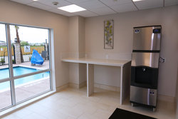  - Holiday Inn Express & Suites IAH Beltway 8 Houston