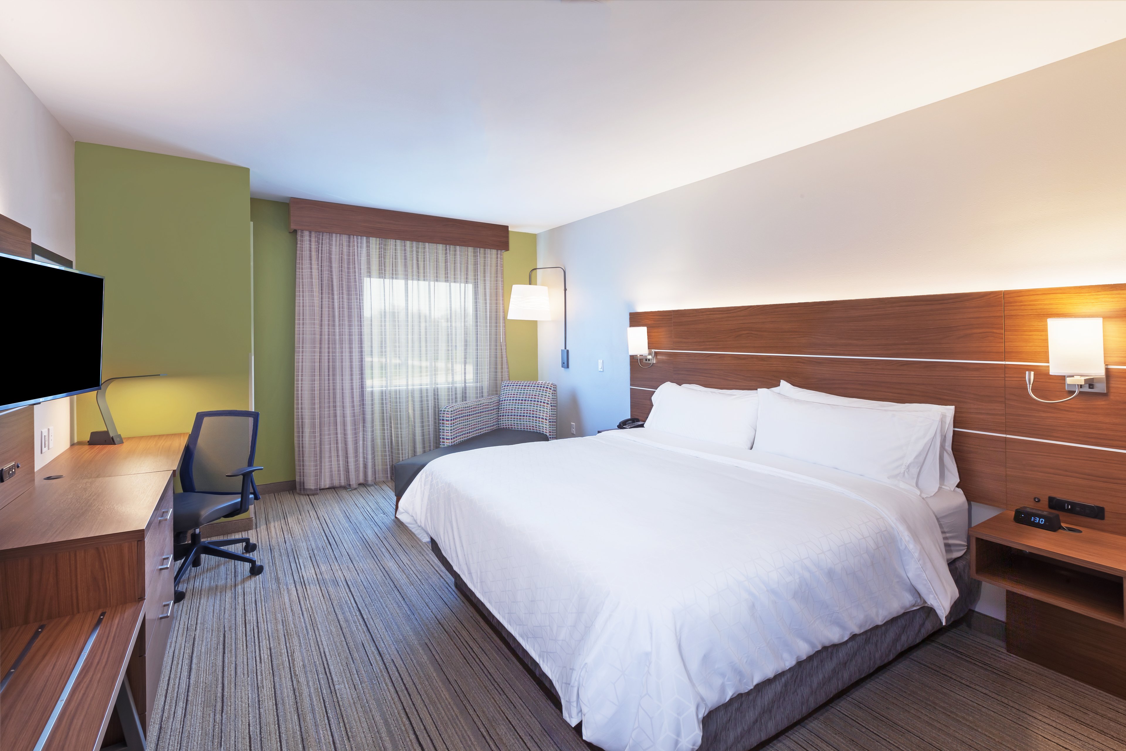 Holiday Inn Express Lenexa Overland Park King Room Nonsmoking 