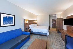  - Holiday Inn Express & Suites Lenexa - I-35, Exit 224