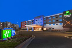  - Holiday Inn Express & Suites Lenexa - I-35, Exit 224