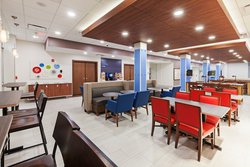  - Holiday Inn Express & Suites Lenexa - I-35, Exit 224