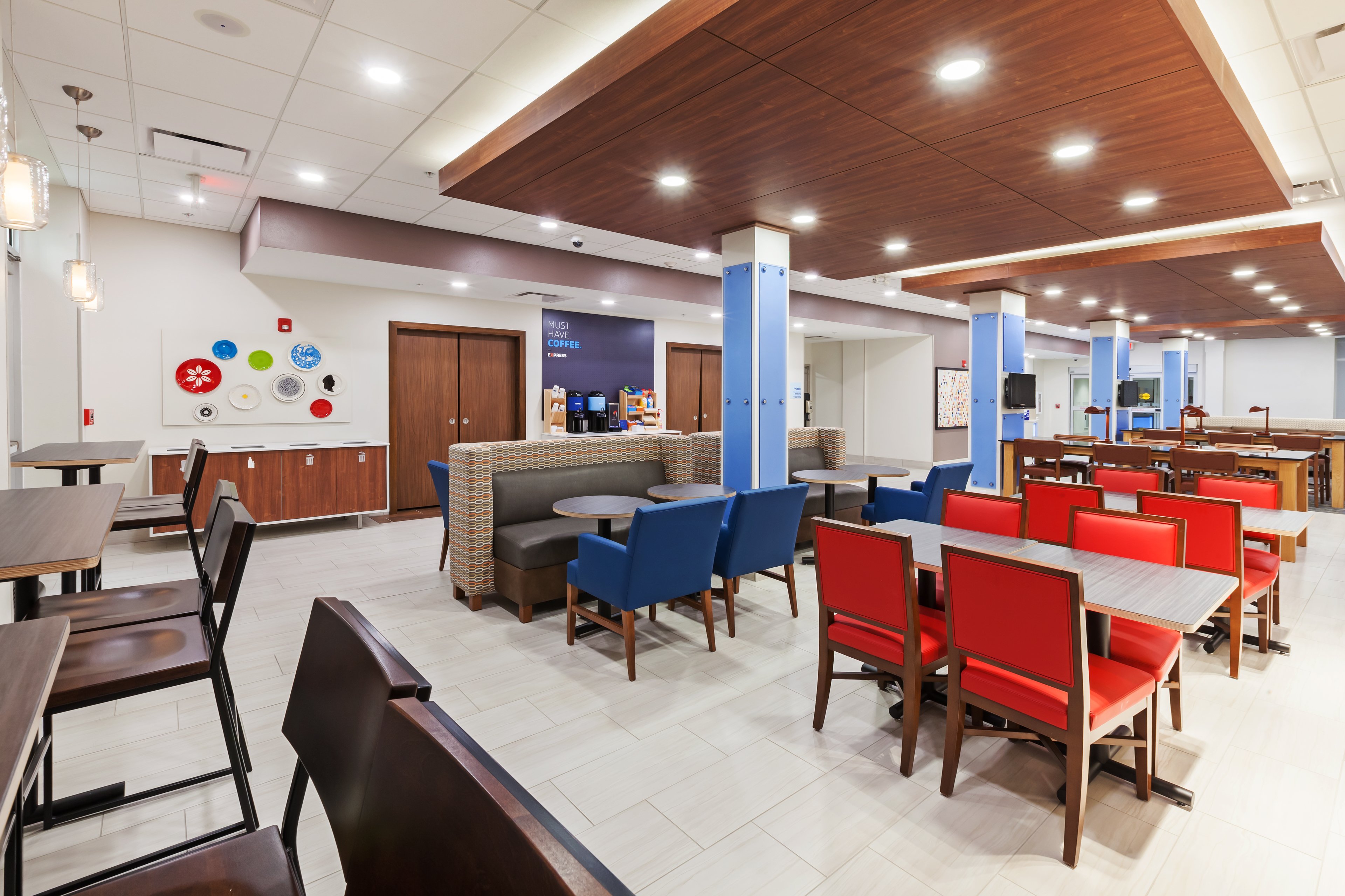 Holiday Inn Express Lenexa Overland Park Hotel Breakfast Seating
