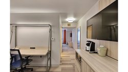  - Holiday Inn Express Airport Milwaukee - I-41 & I-94, Exit 319