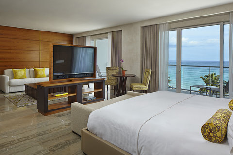 Junior Penthouse Suite