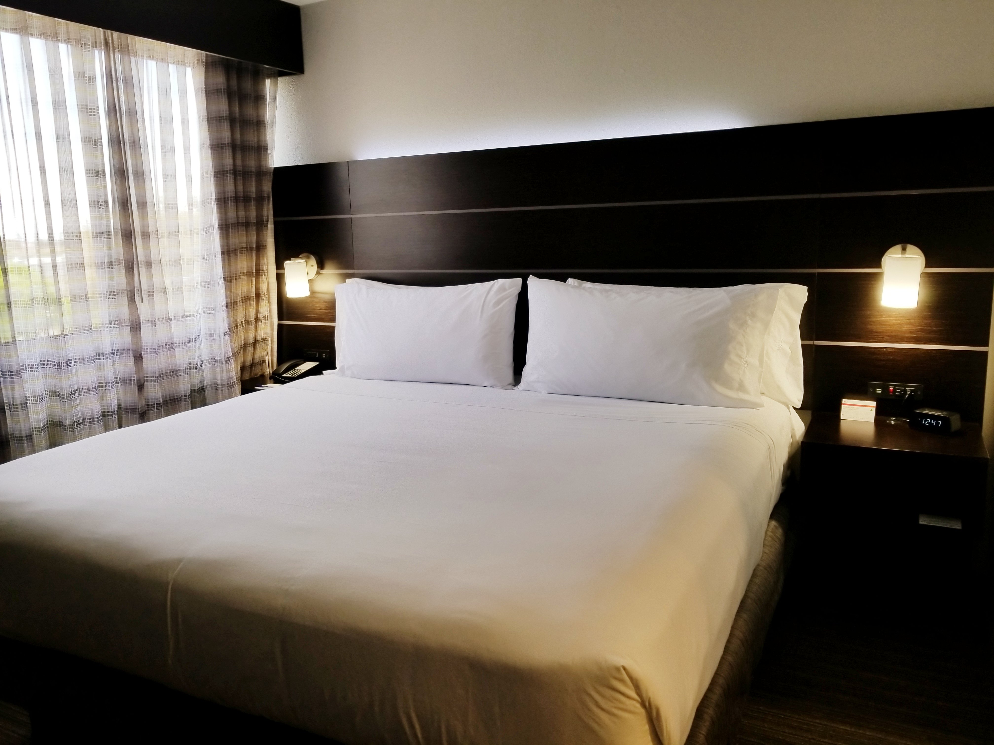 HOLIDAY INN EXP STES HIALEAH BY IHG-guestroom-Guest Room.jpg