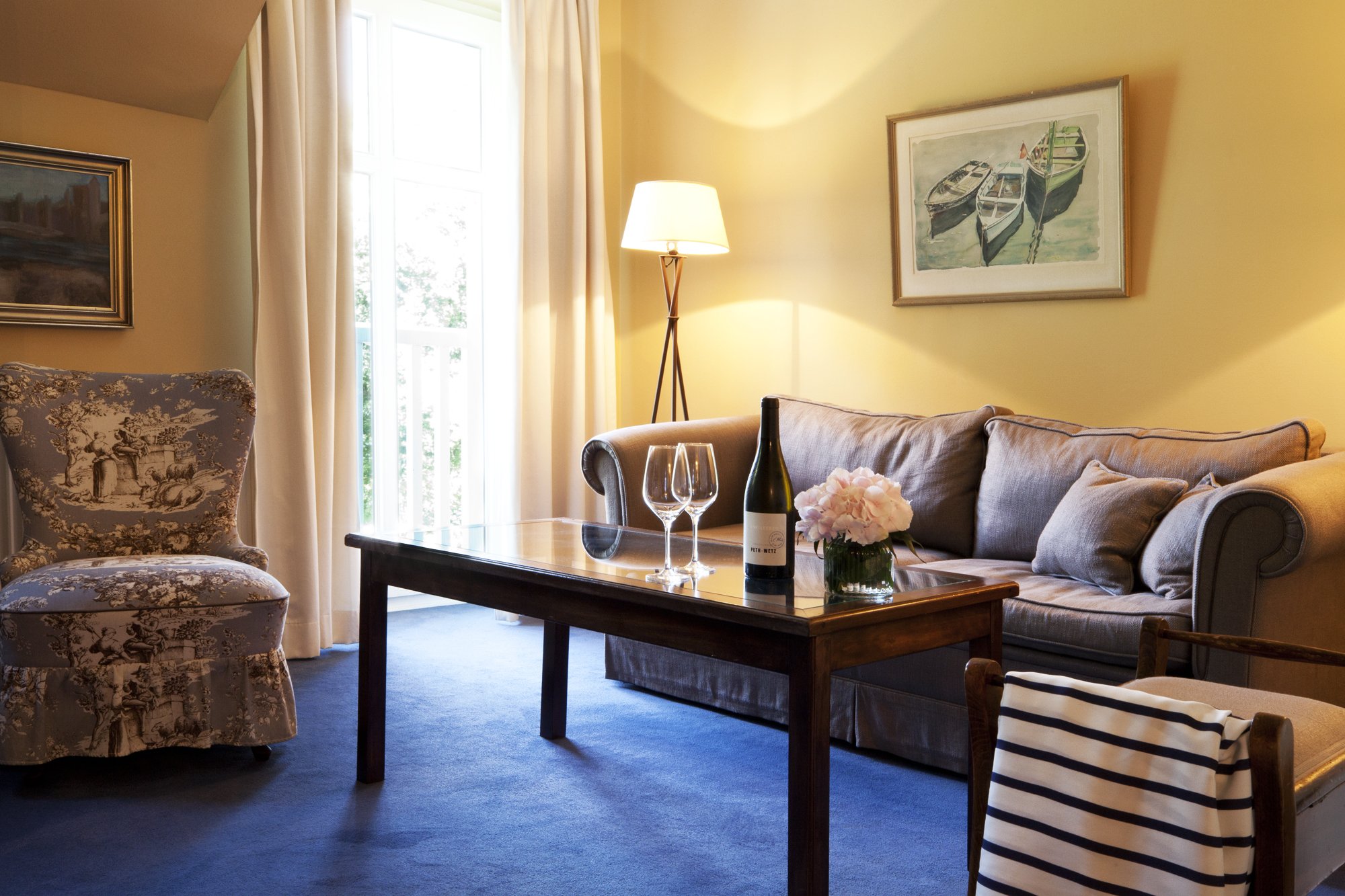 Gutshaus Stolpe-guestroom-Suite II living room.jpg