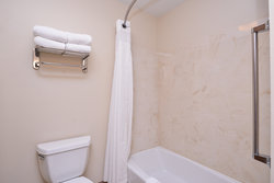  - Holiday Inn Express & Suites Empire Mall Sioux Falls - I-29, Exit 78