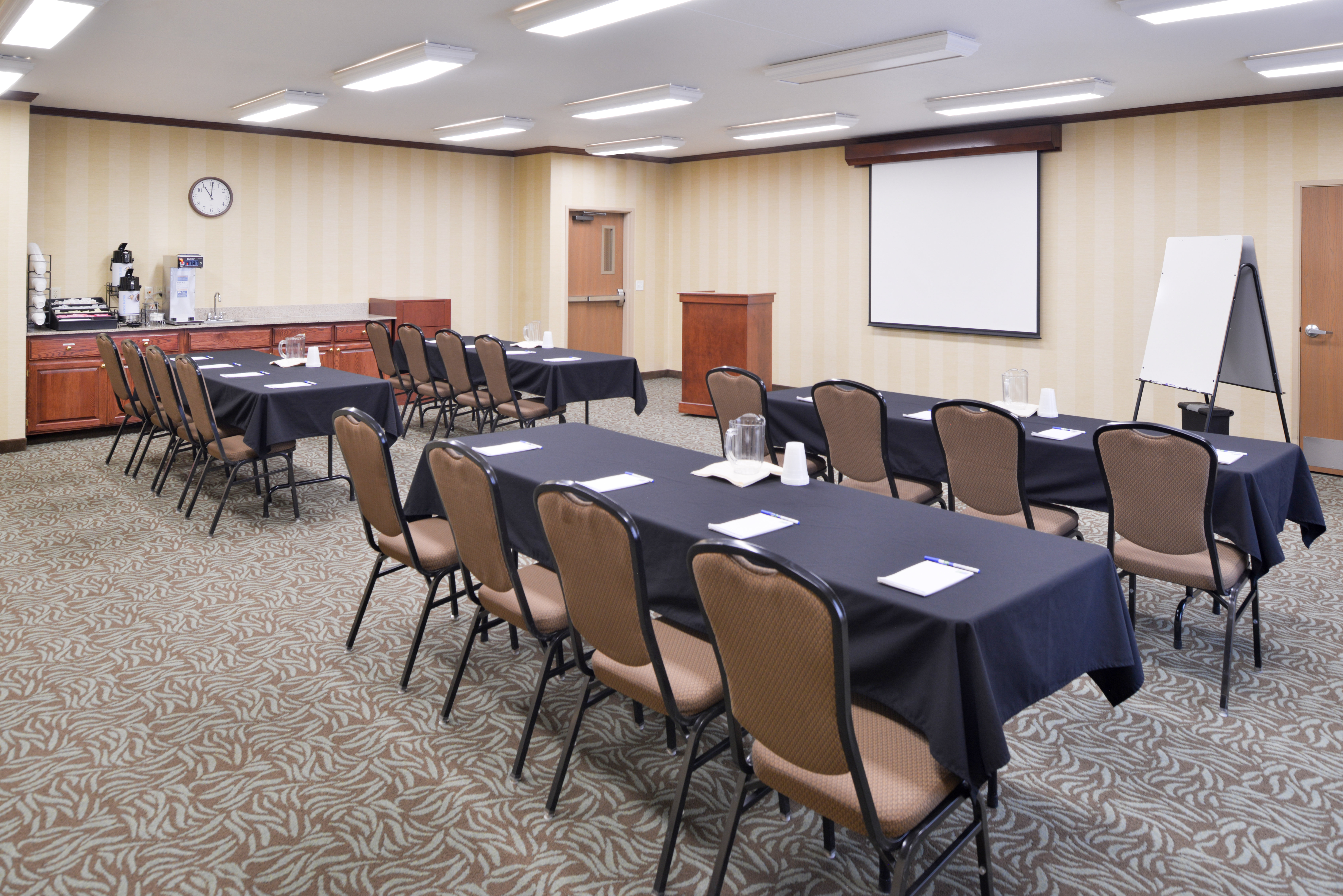 The Barnes Room is 783 Sq Ft & Seats up to 36 classroom style.