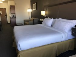  - Holiday Inn Express & Suites Barstow