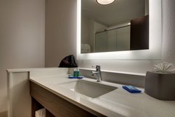  - Holiday Inn Express & Suites Mt Vernon - I-57 & I-64, Exit 95