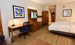  - Holiday Inn Express & Suites Perryville