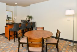  - Holiday Inn Airport Kansas City - I-29, Exit 13