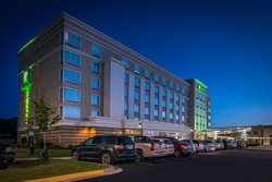  - Holiday Inn Airport Kansas City - I-29, Exit 13