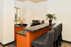  - Holiday Inn Airport Kansas City - I-29, Exit 13