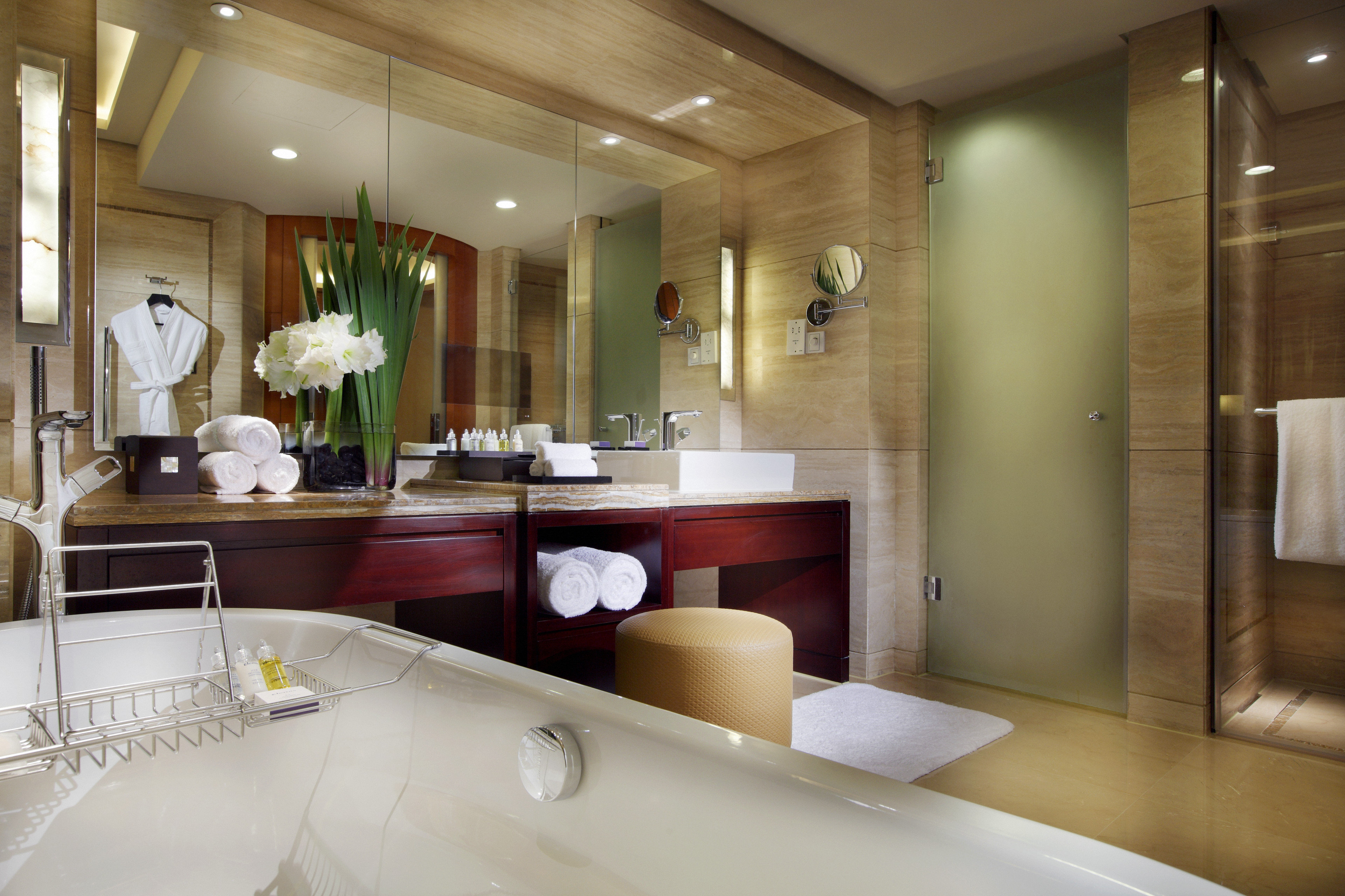 INTERCONTINENTAL HANGZHOU BY IHG-guestroom-Guest Bathroom.jpg