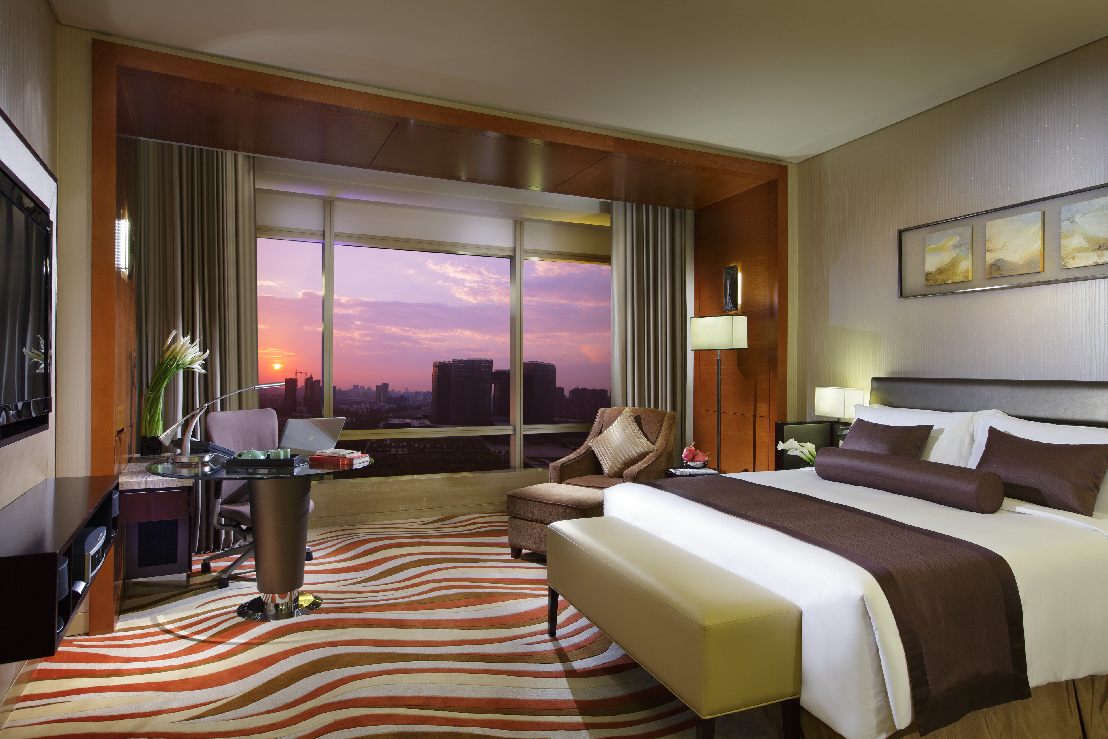 INTERCONTINENTAL HANGZHOU BY IHG-guestroom-1 King 1 Bedroom Suite Lounge Access.jpg