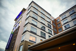  - Holiday Inn Express & Suites Downtown Louisville - I-64, Exit 4