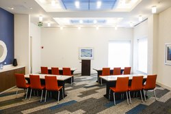  - Holiday Inn Express & Suites Downtown Louisville - I-64, Exit 4