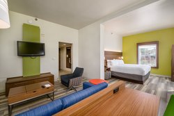  - Holiday Inn Express & Suites Airport Phoenix - I-10, Exit 151