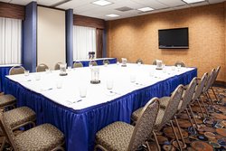  - Holiday Inn Express & Suites Coralville - I-80, Exit 240
