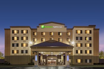 Holiday Inn Express Hotel & Suites