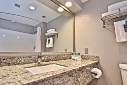  - Holiday Inn Express Downtown Cleveland - I-90, Exit 172A & 173A