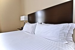  - Holiday Inn Express Downtown Cleveland - I-90, Exit 172A & 173A