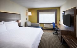  - Holiday Inn Express & Suites Niagara on the Lake