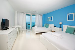 Design Suites At Castle Beach Miami Fl See S Room Design Suites At Castle Beach Miami
