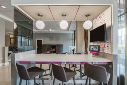  - Crowne Plaza Hotel Orlando - I-4, Exit 84A