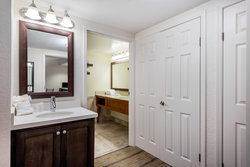  - Holiday Inn Fort Lauderdale Airport Hollywood - I-95, Exit 21