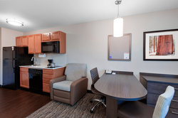  - Candlewood Suites Medford - I-5, Exit 33