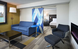  - Holiday Inn Express Waterfront Windsor