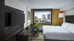  - Holiday Inn Express Waterfront Windsor