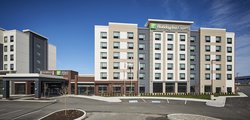  - Holiday Inn Express & Suites Niagara on the Lake